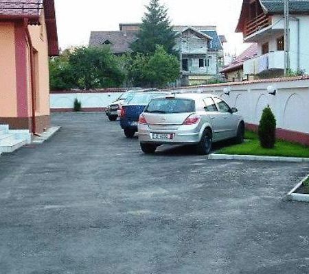 Hotel Maria Râmnicu Vâlcea Esterno foto