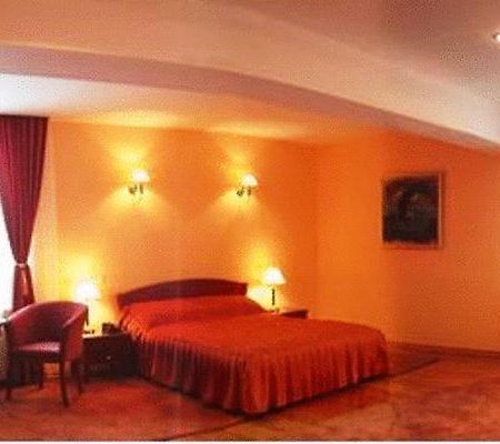 Hotel Maria Râmnicu Vâlcea Esterno foto
