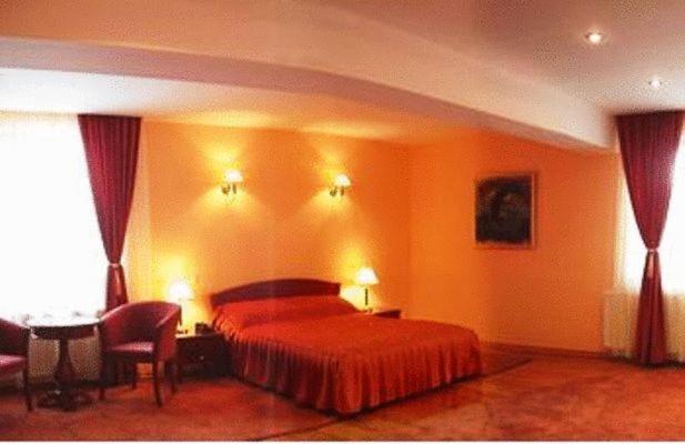 Hotel Maria Râmnicu Vâlcea Esterno foto